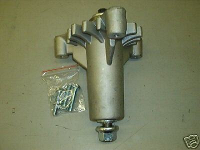 CRAFTSMAN BLADE SPINDLE PART#82 014 WITH BOLTS  