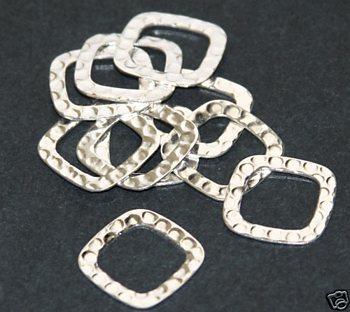 10 pcs of Silver plated hammered square link 17mm