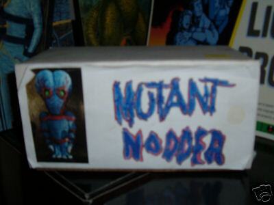 Universal Monsters Metaluna Mutant resin nodder Famous  