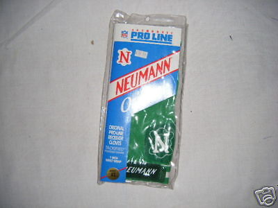 NEUMANN FOOTBALL GLOVES A4 885  